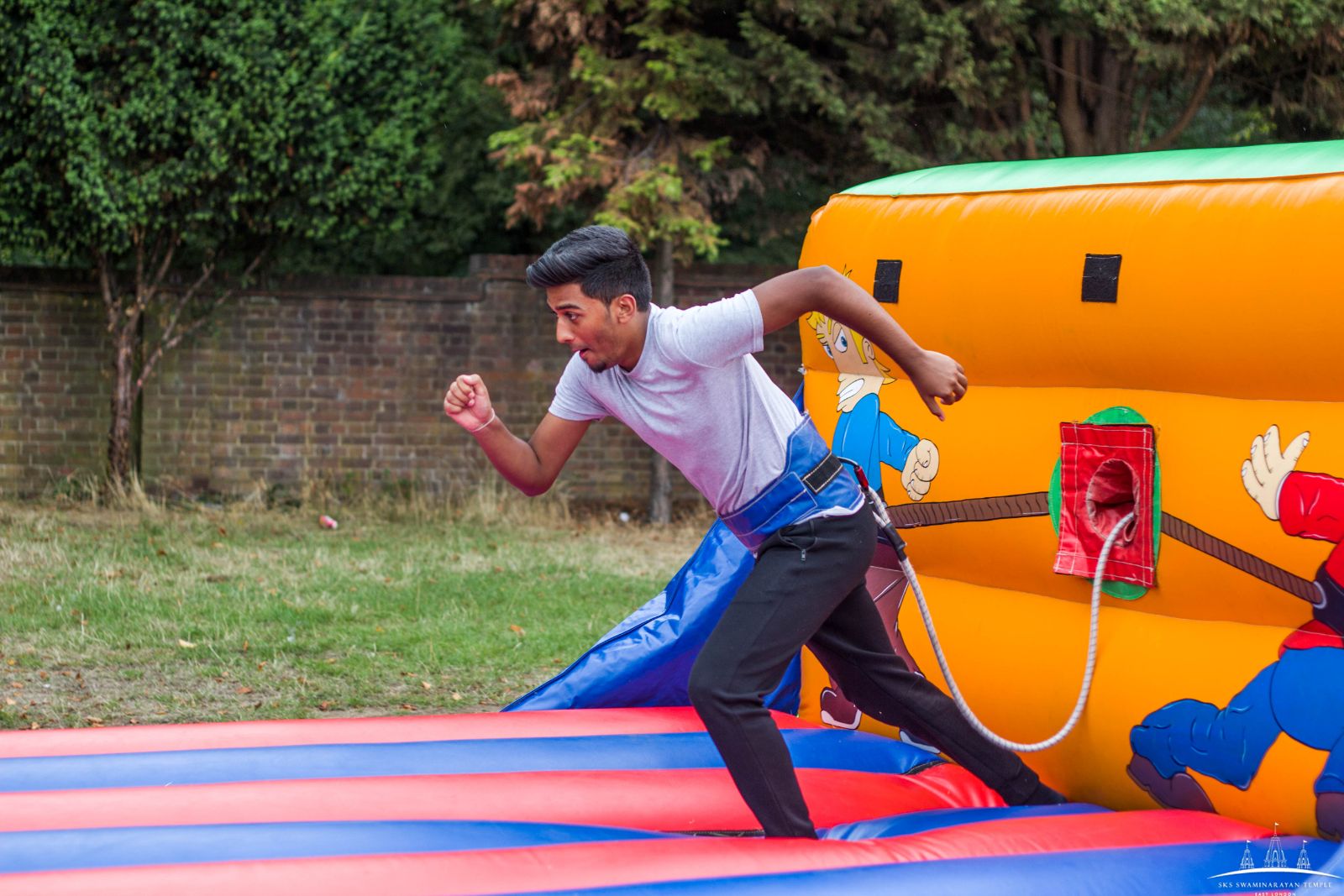 ©1987-2017 SKS Swaminarayan Temple East London